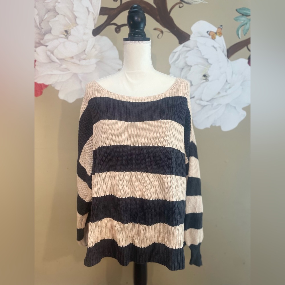 Brand: Fantastic Fawn|  Womens knitted fluffy sweater